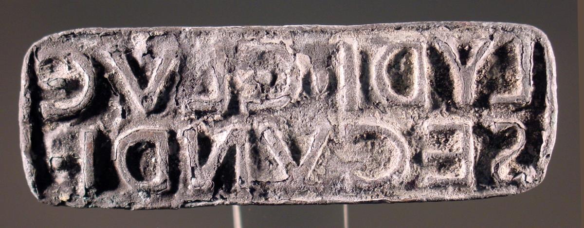Stempel mit Inschrift LYDI.C.LVC / SECVNDI