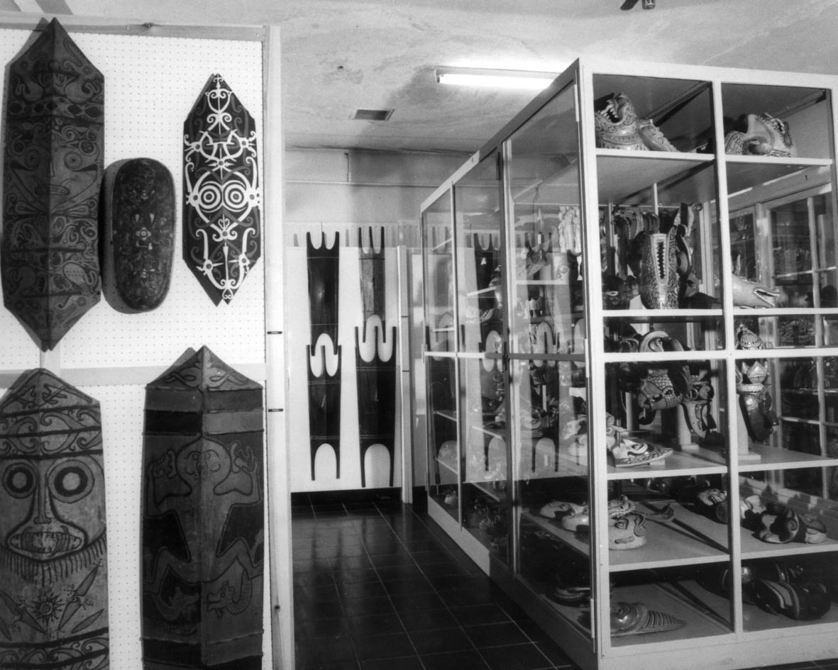 Indonesische Schilde und Cylon-Masken in der Studiensammlung der Abteilung Südasien