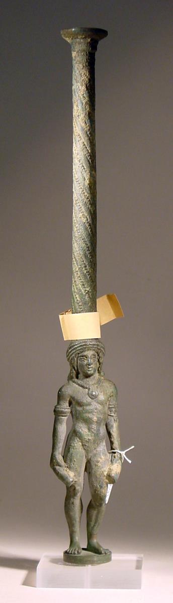 Mädchen mit Krotalen: Teil eines Kandelabers oder Thymiaterions