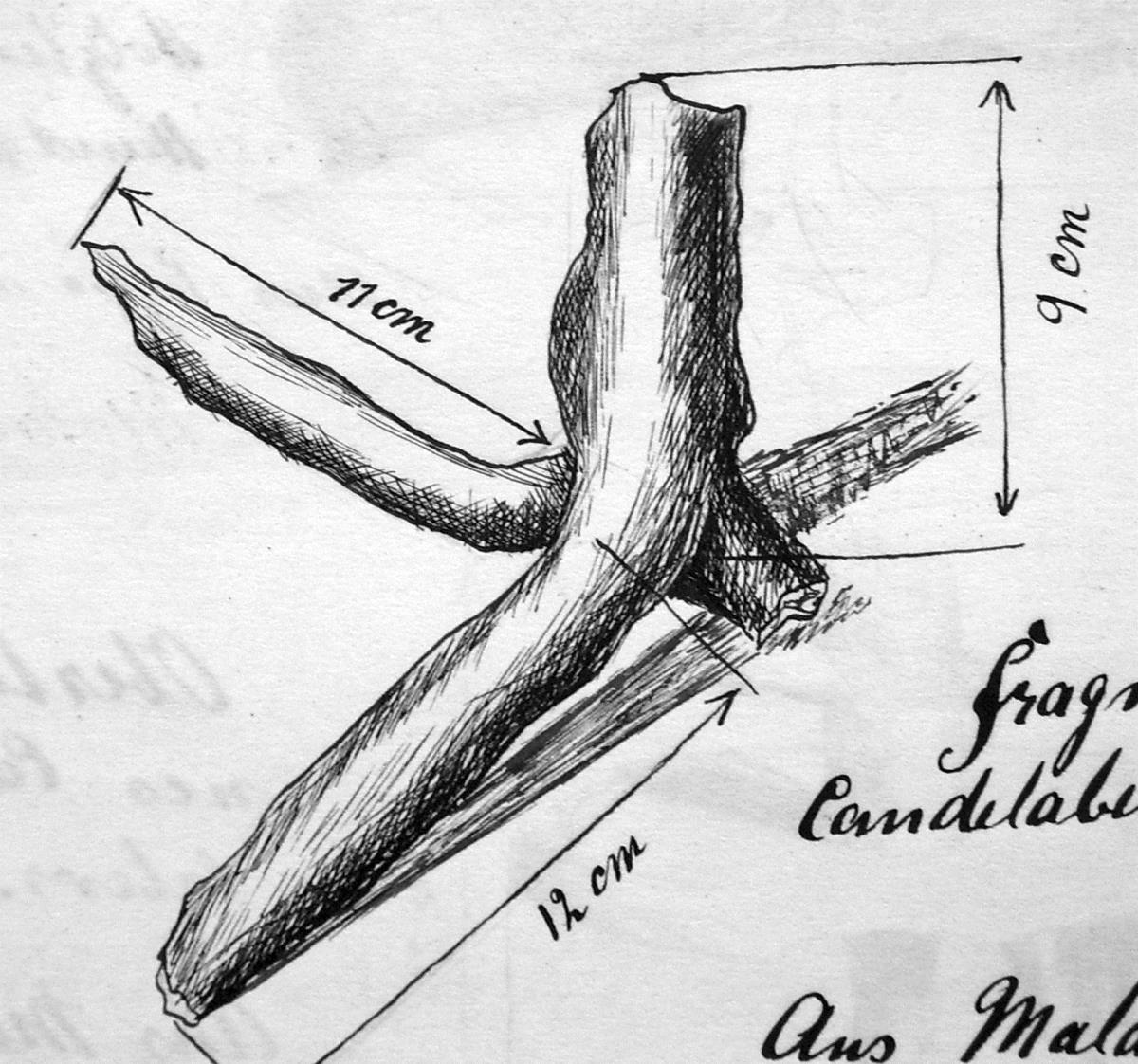 Fuβfragment eines Kandelabers