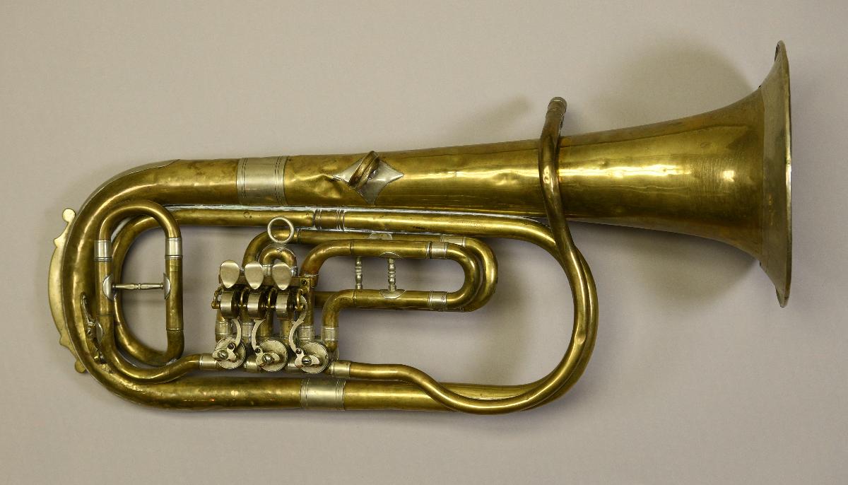 Tuba mit drei Drehventilen in Form eines Tenorhorns