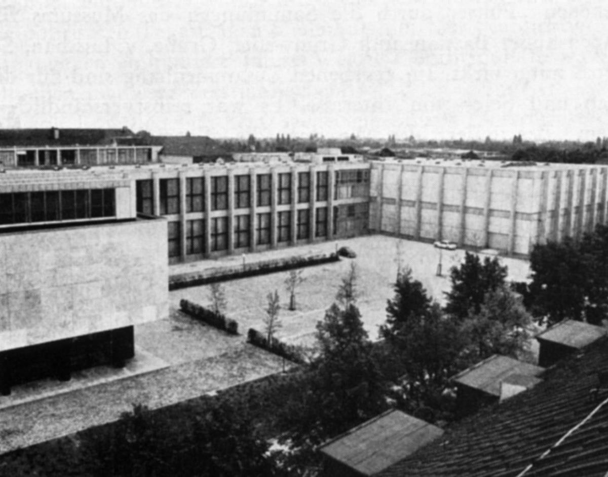 Der Neubaukomplex in Dahlem (Blick von Nordosten)