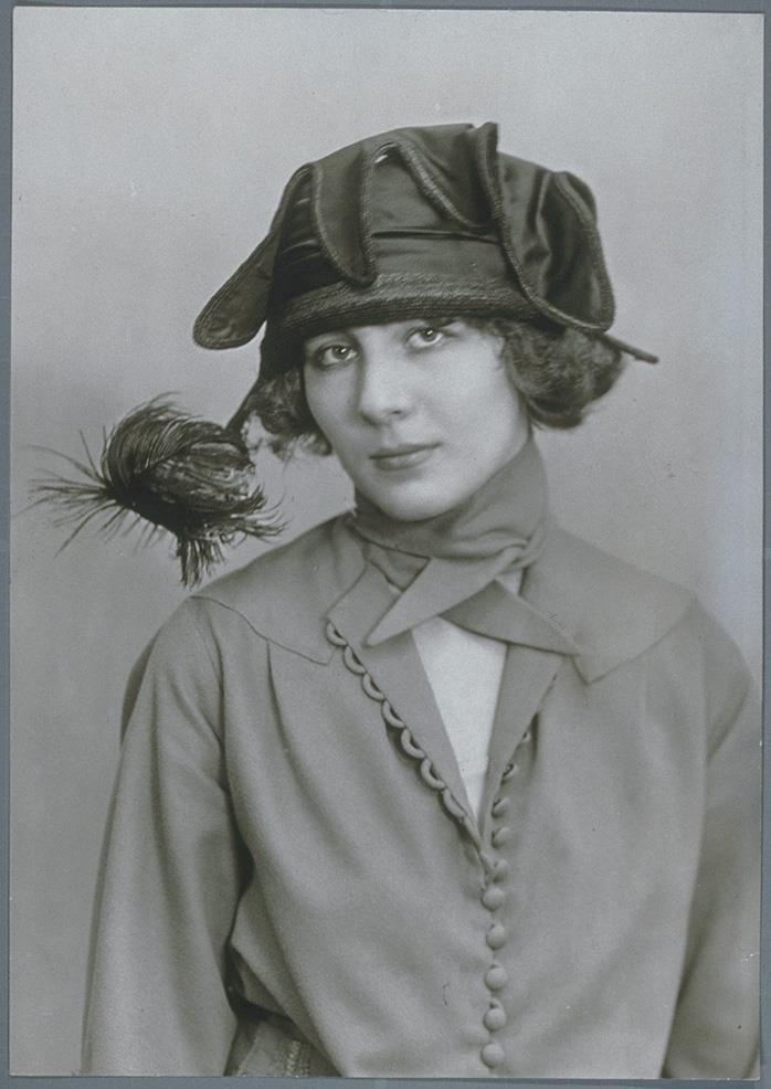 Frau mit Hut von Arthur W. Frimt