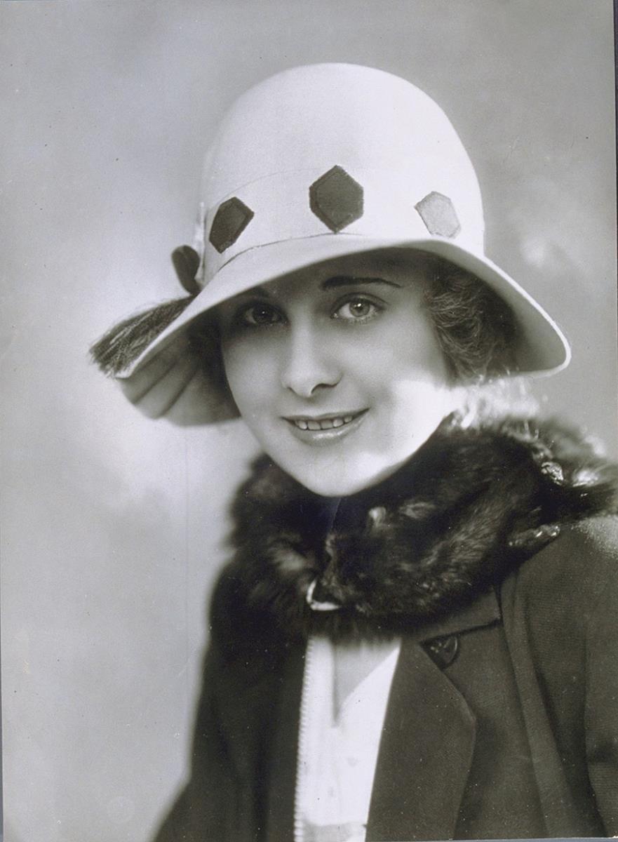 Frau mit Hut