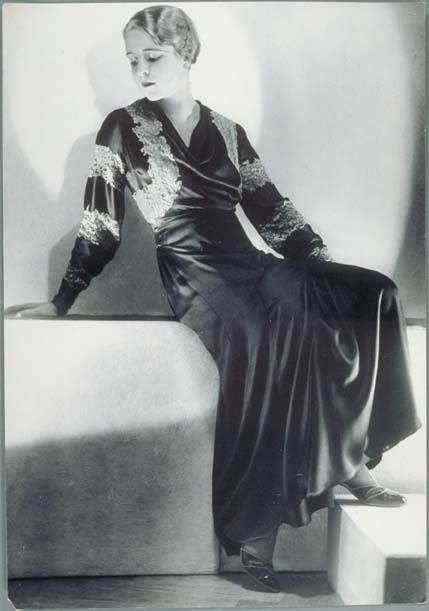 Lieselotte Behnken in Kleid von Carl Lax