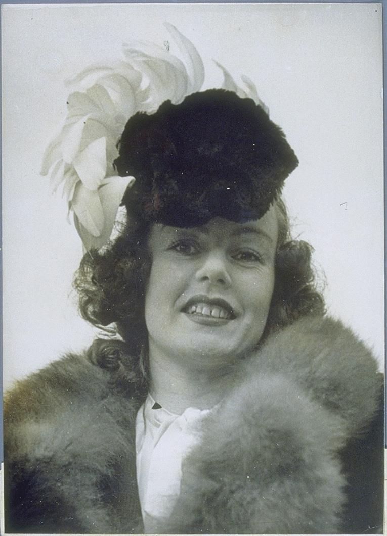 Frau mit Hut