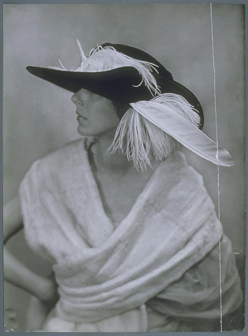 Frau mit Hut
