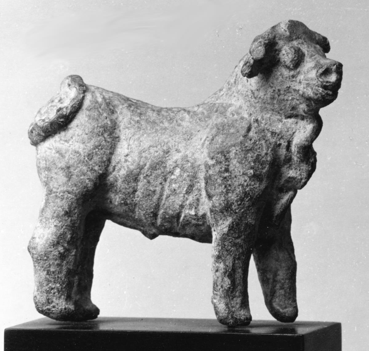 Statuette eines Stiers