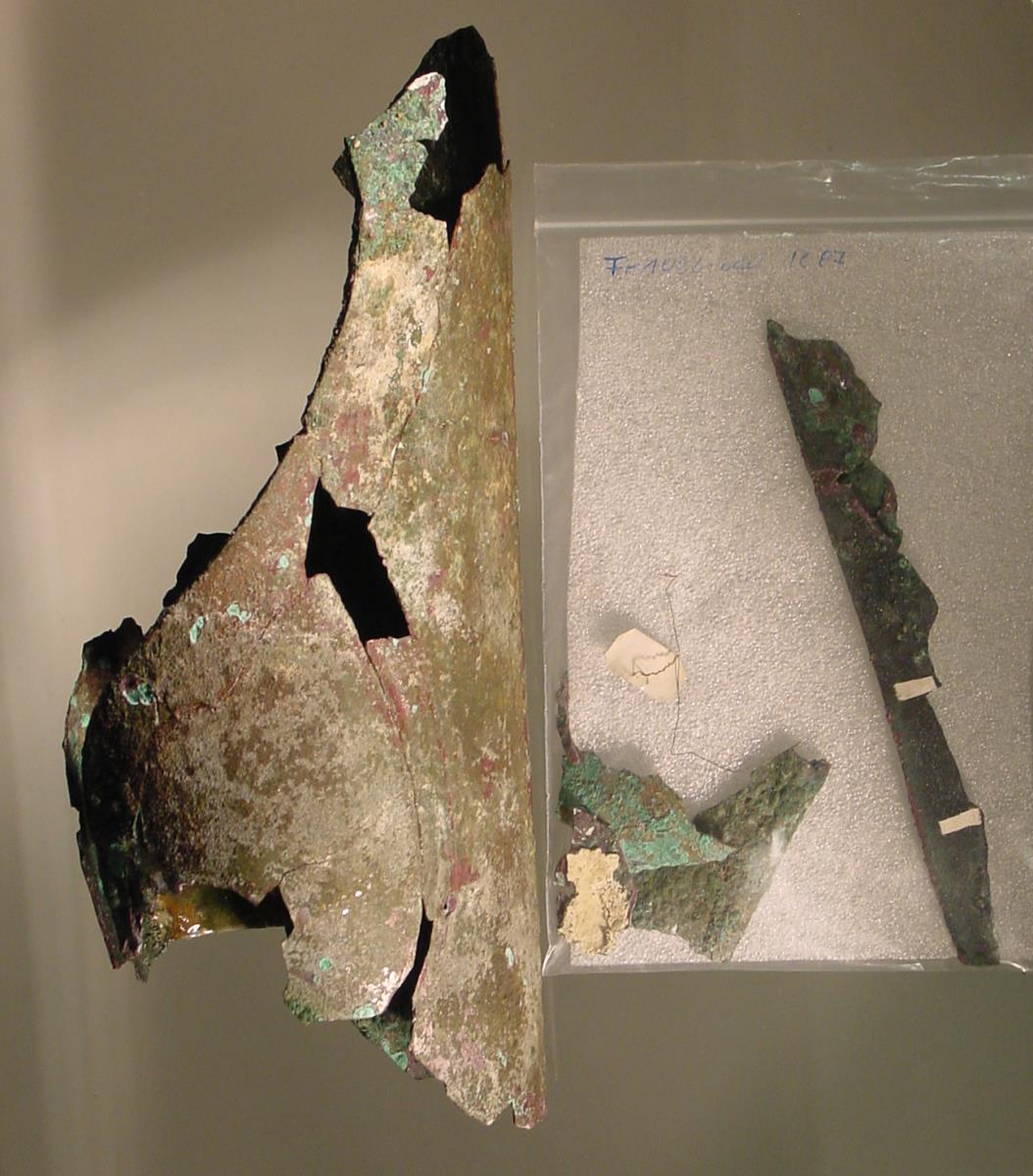 Beinschiene (bildet mit Fr. 1087 ein Paar)