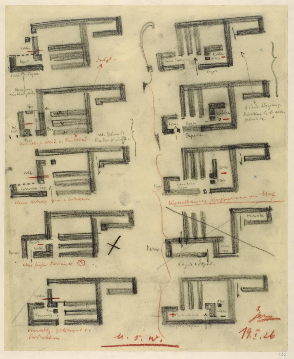Leningrad, Textilfabrik "Krasnoe Znamja" (Rotes Banner). Zehn Skizzen - Grundrißstudien, davon eine Skizze durchgestrichen