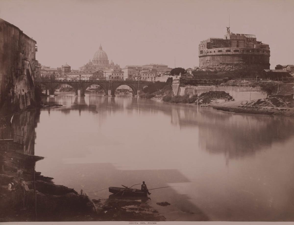 Rom, Tiber mit Blick auf die Engelsburg und die Kuppel von Sankt Peter