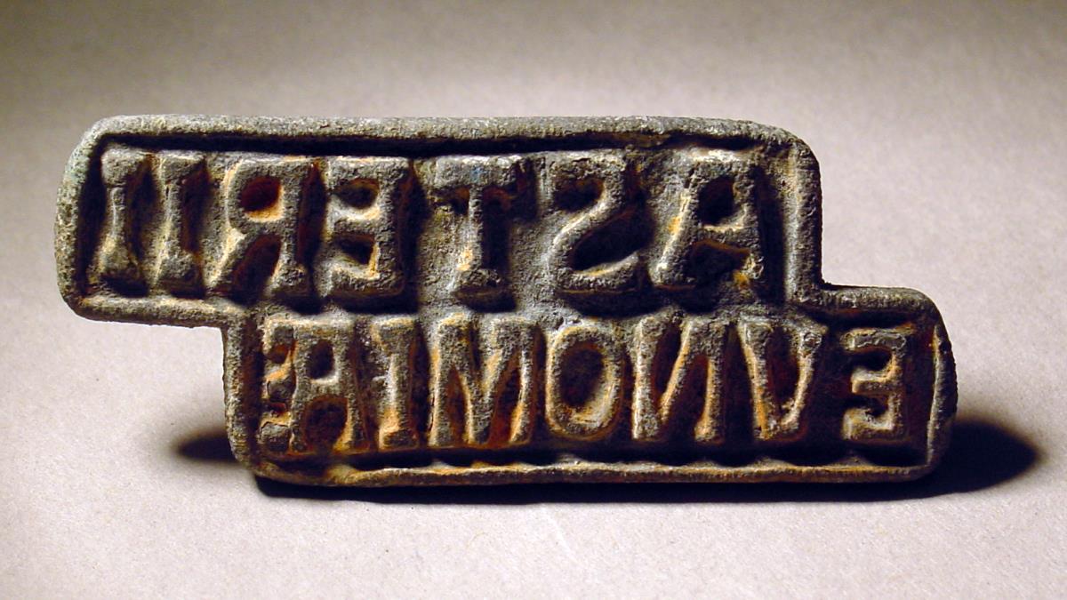 Stempel mit zweizeiliger lateinischer Inschrift: ASTERII / EVNOMIAE