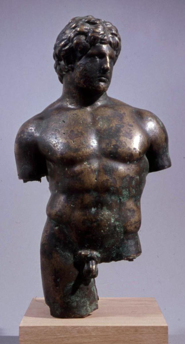 Fragmentierte hellenistische Bildnisstatuette eines Herrschers als Heros