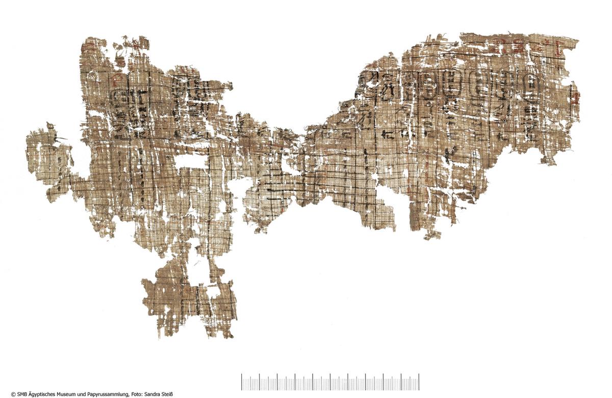 Hieratischer Papyrus mit einer Tempelakte
