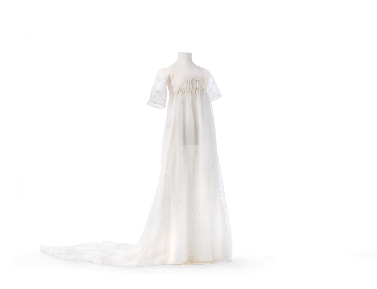 Empirekleid mit Schleppe