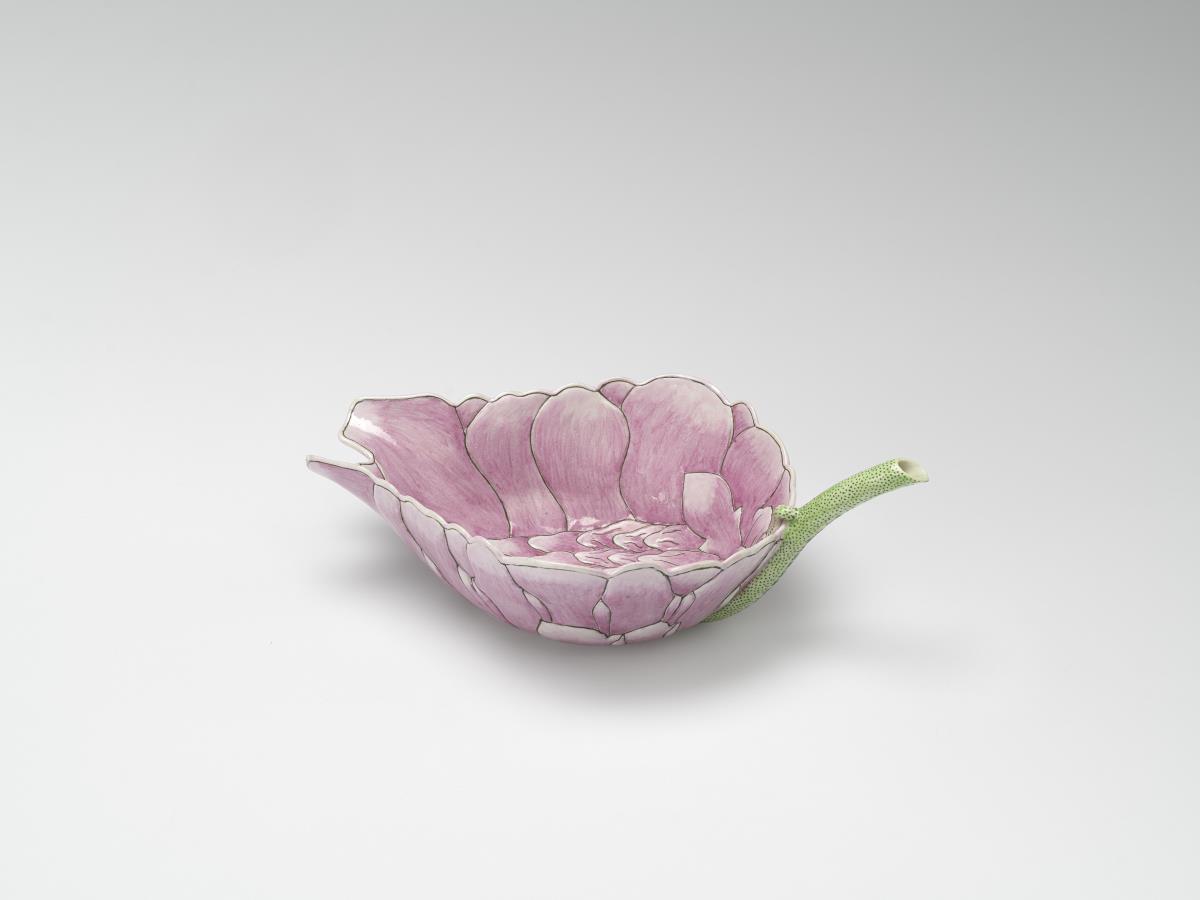 Becher in Form einer Lotosblüte