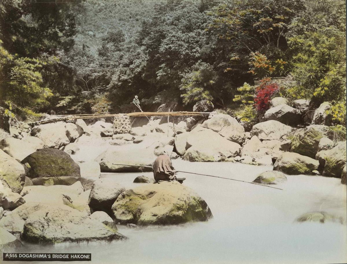 Brücke über den DOGASHIMA-Fluß, Angler
