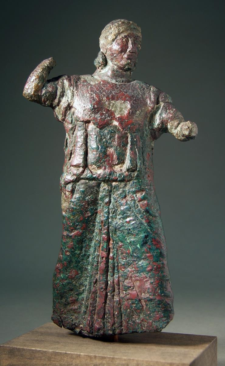 Archaische Statuette der angreifenden Athena