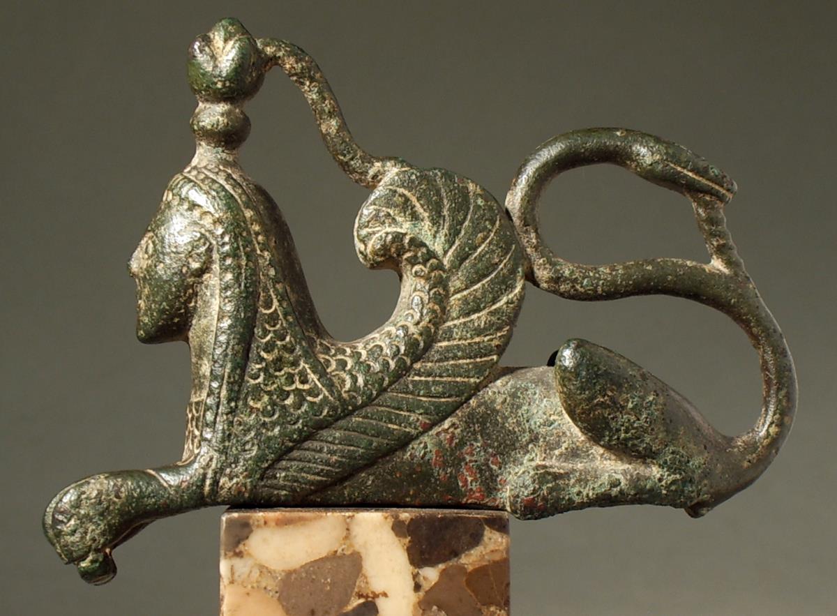 Sphinx mit Schlangenschweif
