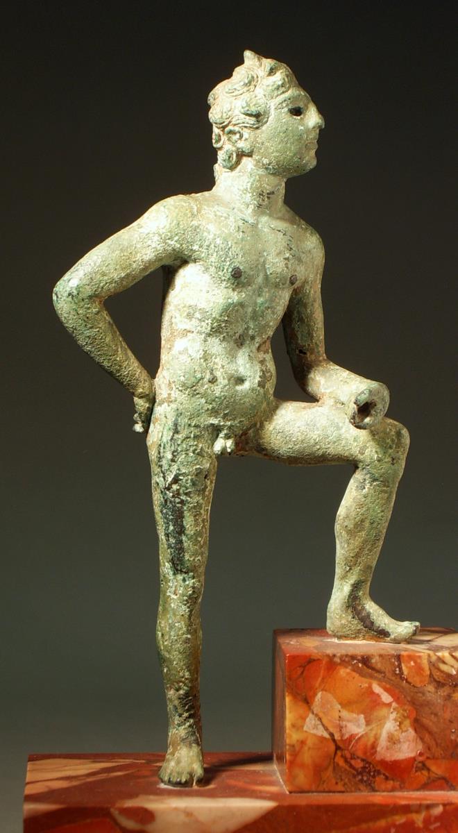 Klassische Statuette des ausspähenden jugendlichen Pan