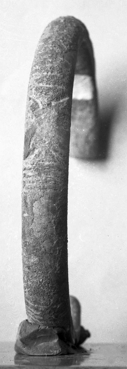 "Armring" (von der Größe her vielleicht eher ein Fußring)