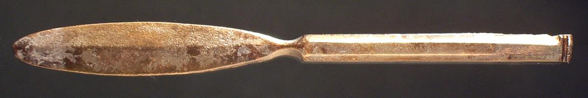 Kleiner Spatel (zum Aufstreichen von Salben)