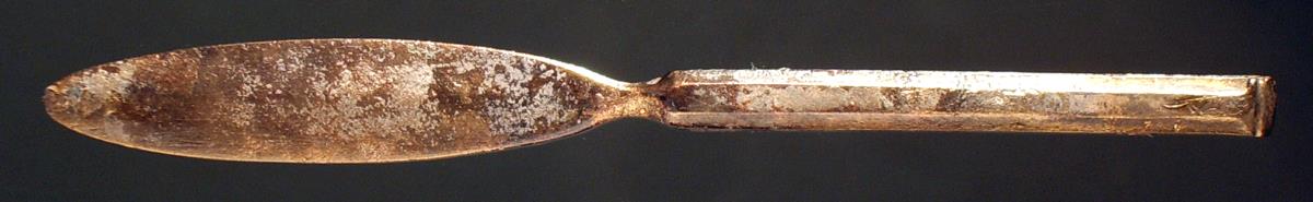 Kleiner Spatel (zum Aufstreichen von Salben)