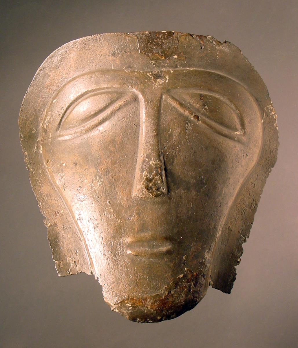 Maske aus Blech