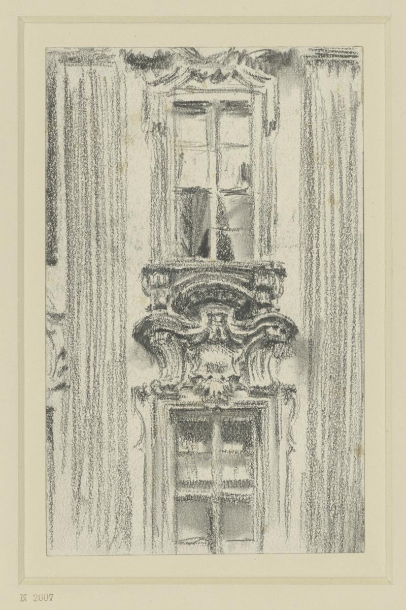 Detail der Fassade des British Hotel in Dresden