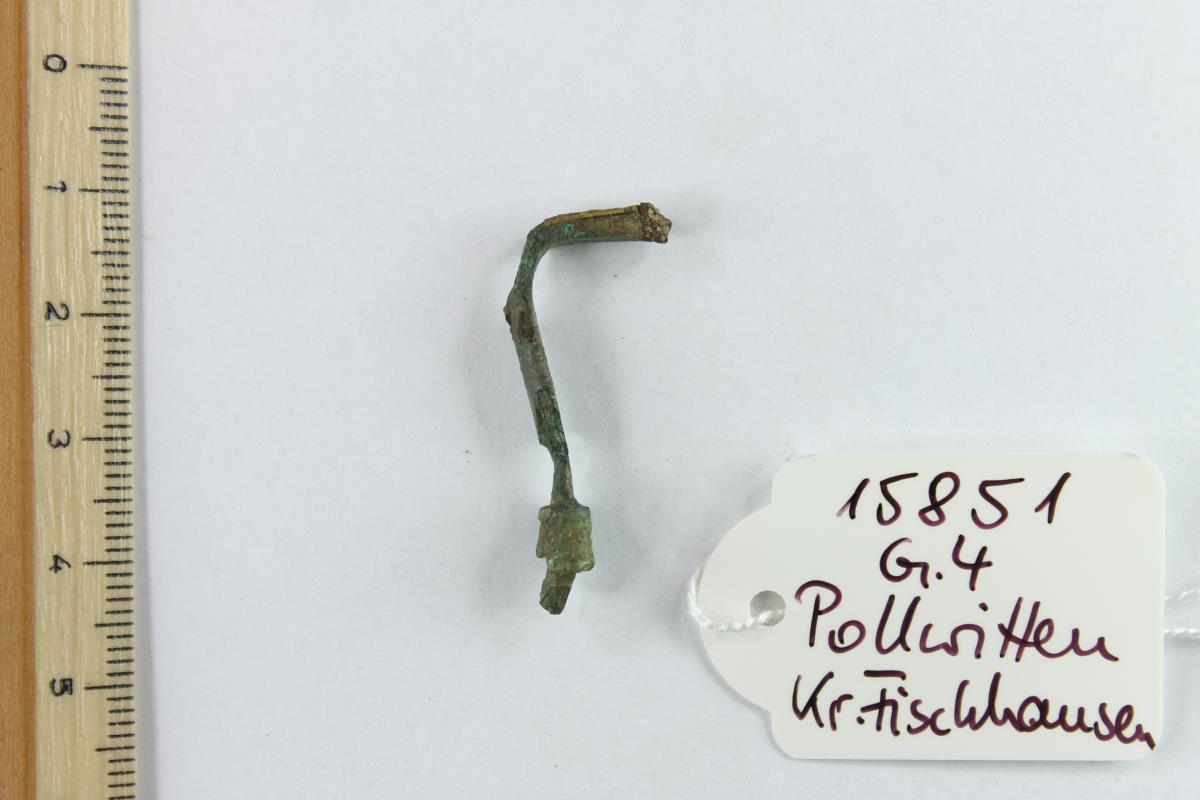 Fibel mit umgeschlagenem Fuß