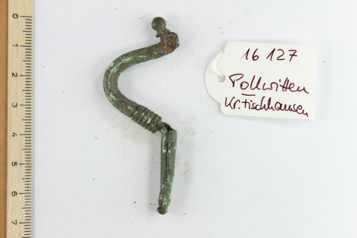 Fibel mit umgeschlagenem Fuß