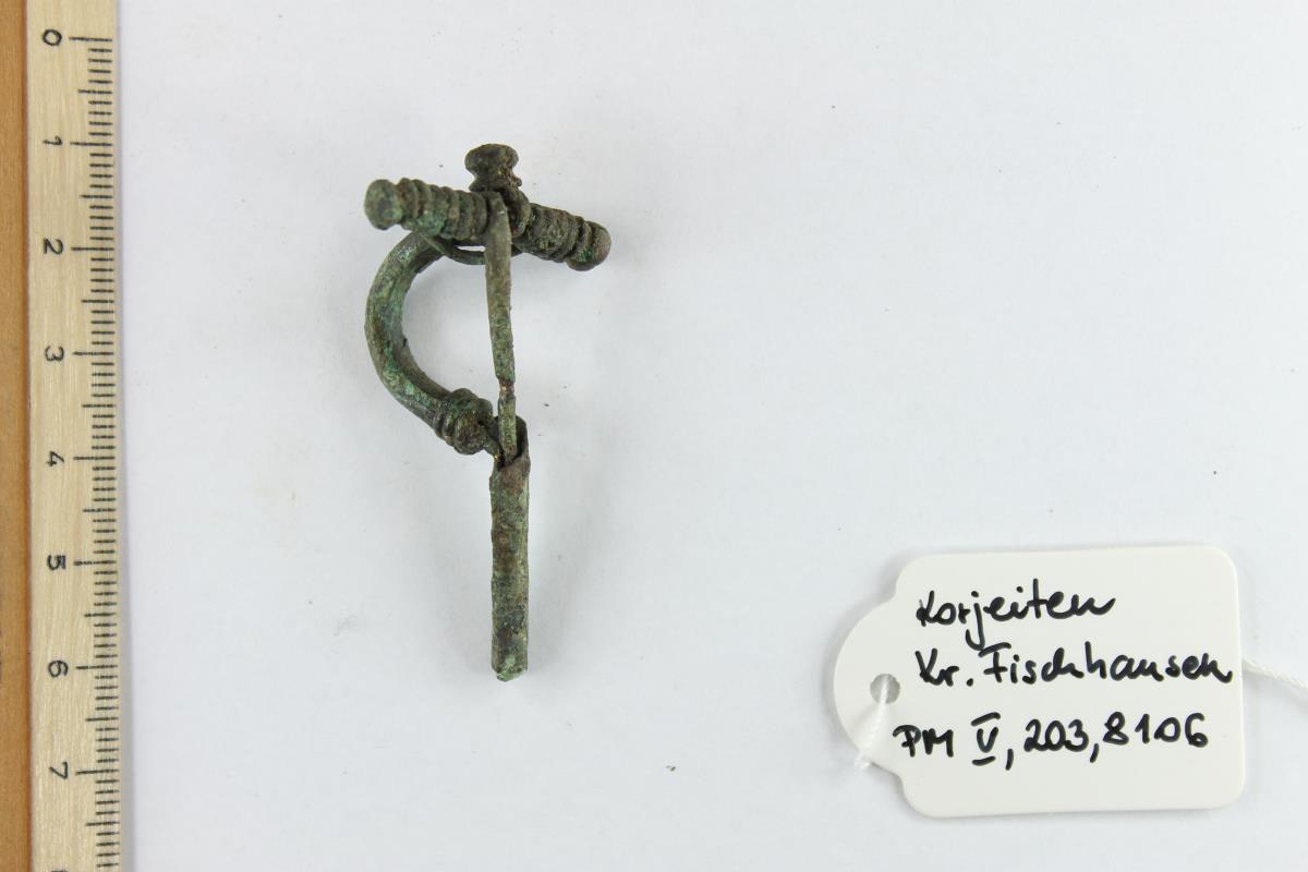 Fibel mit umgeschlagenem Fuß