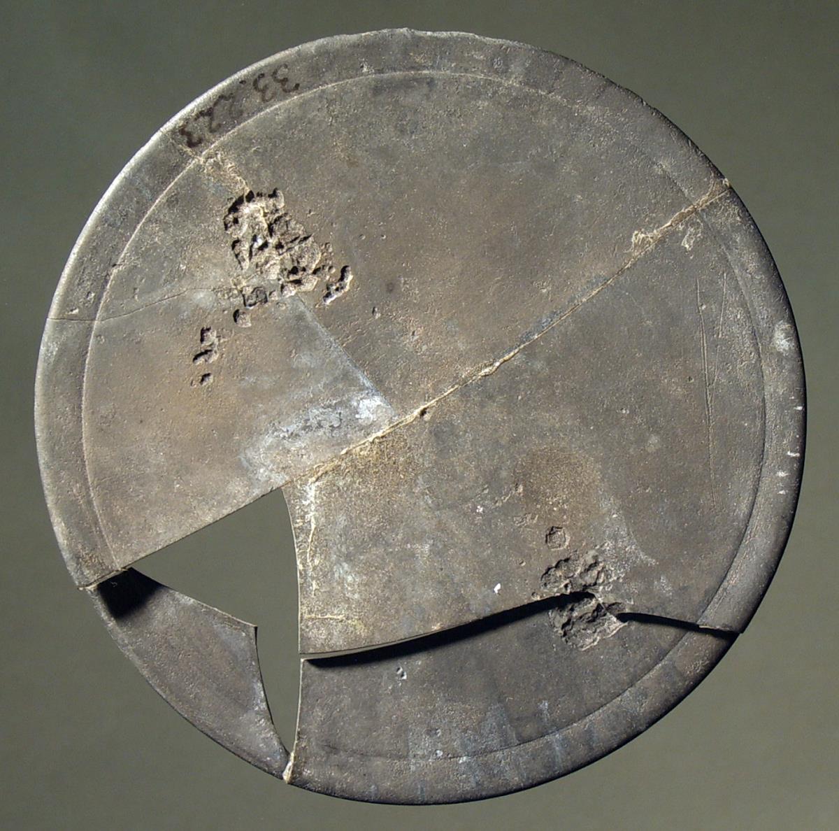 Kleine Spiegelscheibe aus Silber