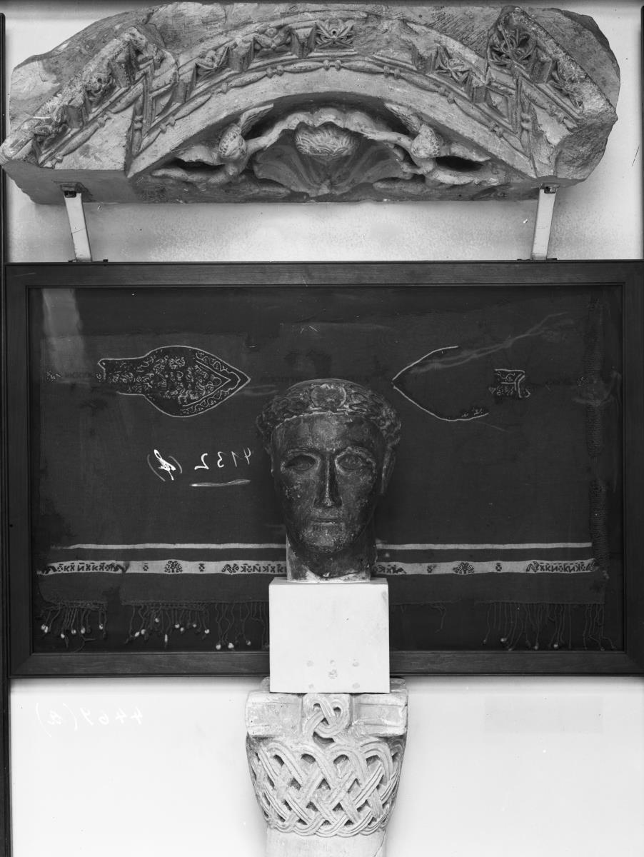 Kopf eines Priesters