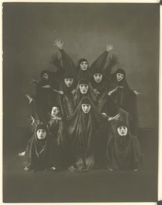 Mary Wigman und Tanzgruppe: Vision aus dem Zyklus Szenen aus einem Tanzdrama