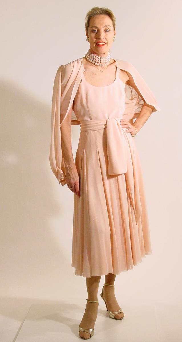 Wadenlanges, sommerliches Abendkleid