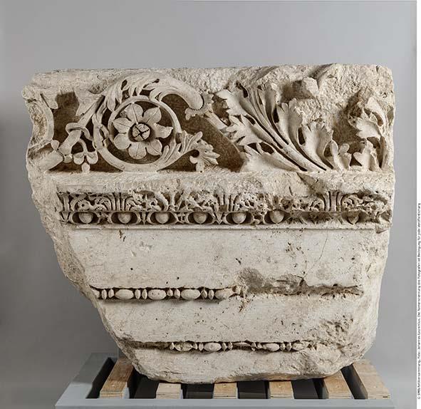 Gebälk der Altarhofhallen des Heiligtums des Jupiter Heliopolitanus in Baalbek, linkes Bauteil