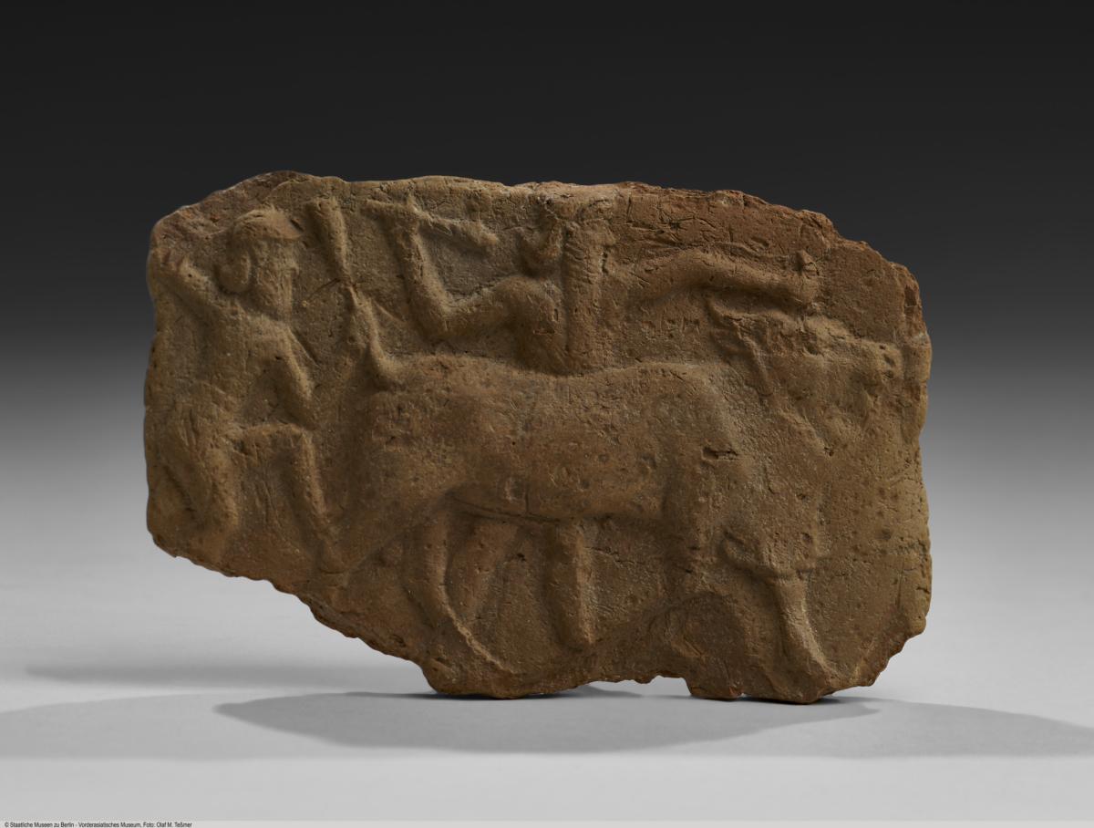 Terrakotta-Relief: Gilgamesch und Enkidu im Kampf mit einem Stier