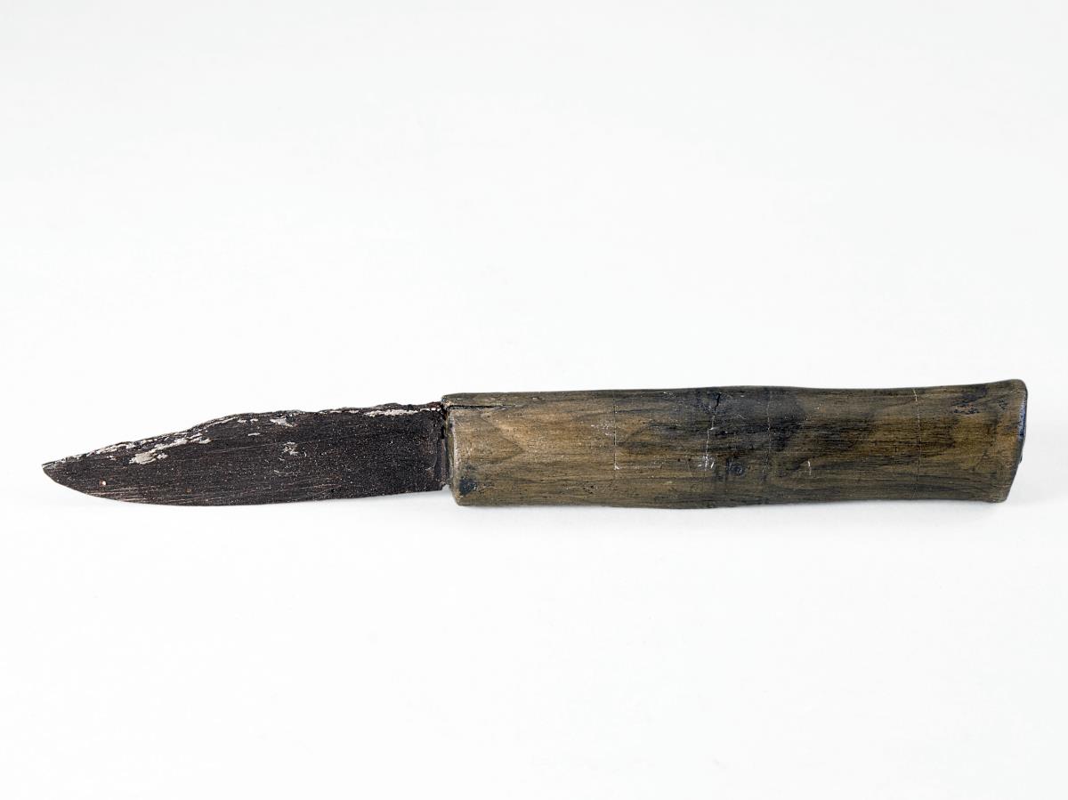 Messer mit Holzgriff