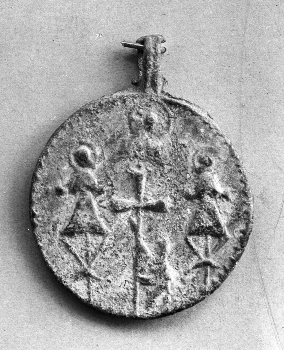 Anhänger mit Kreuzigung Christi