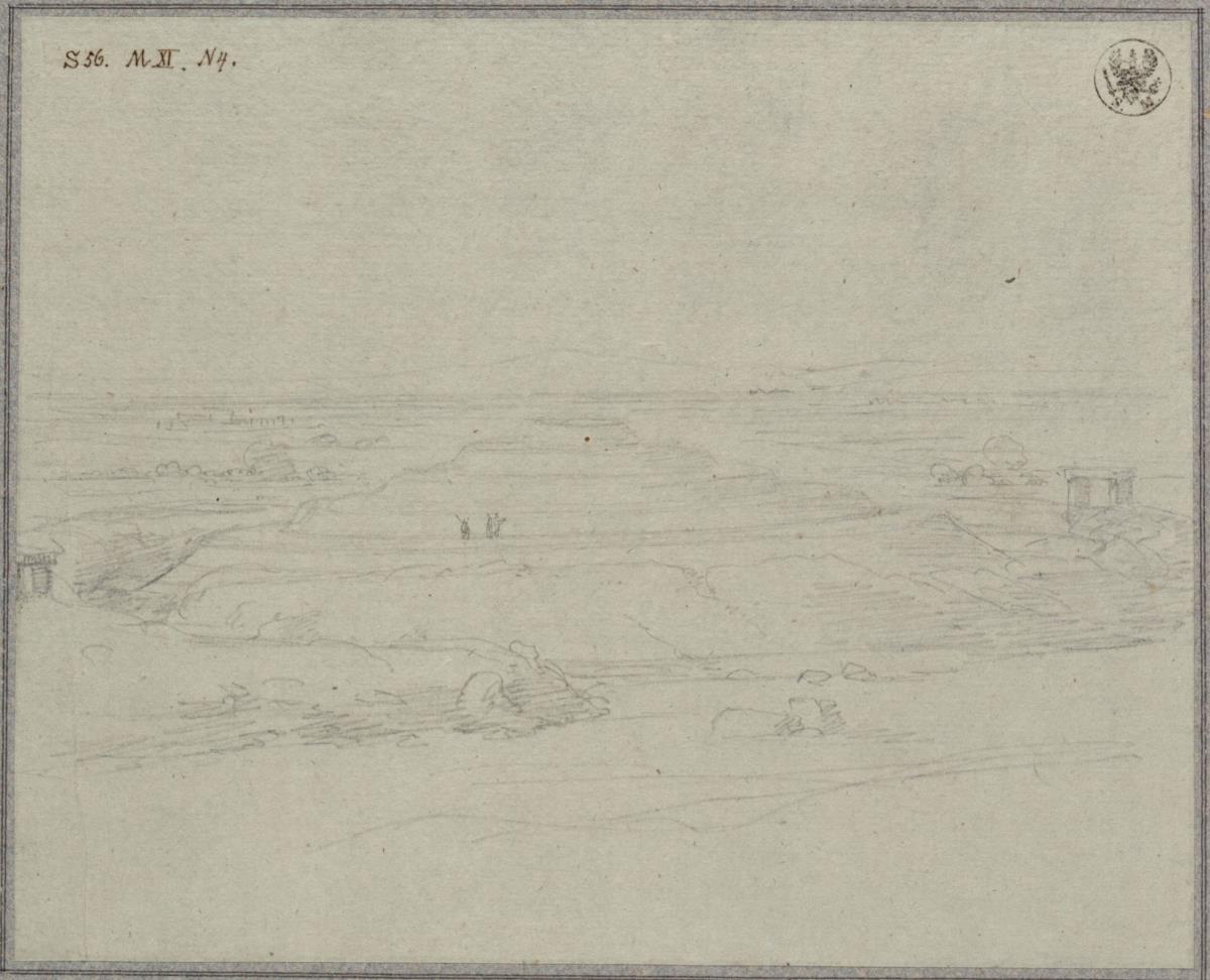 Landschaft mit einer Ringwallanlage im Vordergrund