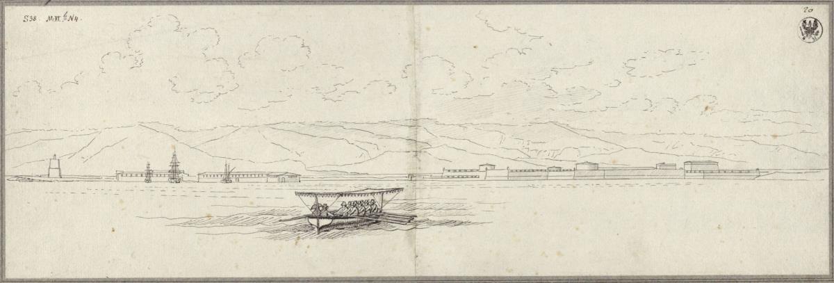 Der Hafen von Messina, der Molo mit dem Leuchtturm, dahinter die Küste von Kalabrien