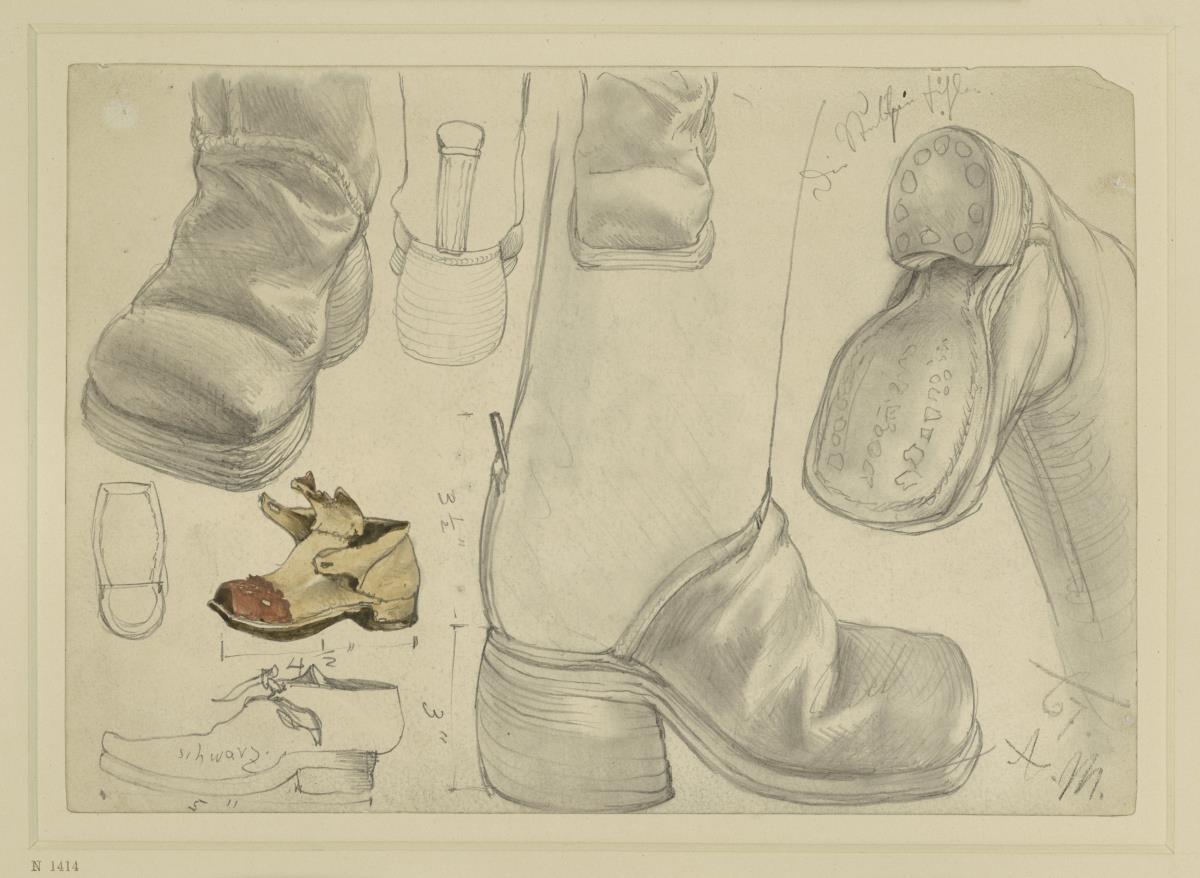 Schuhe und Stulpenstiefel, mit Notizen