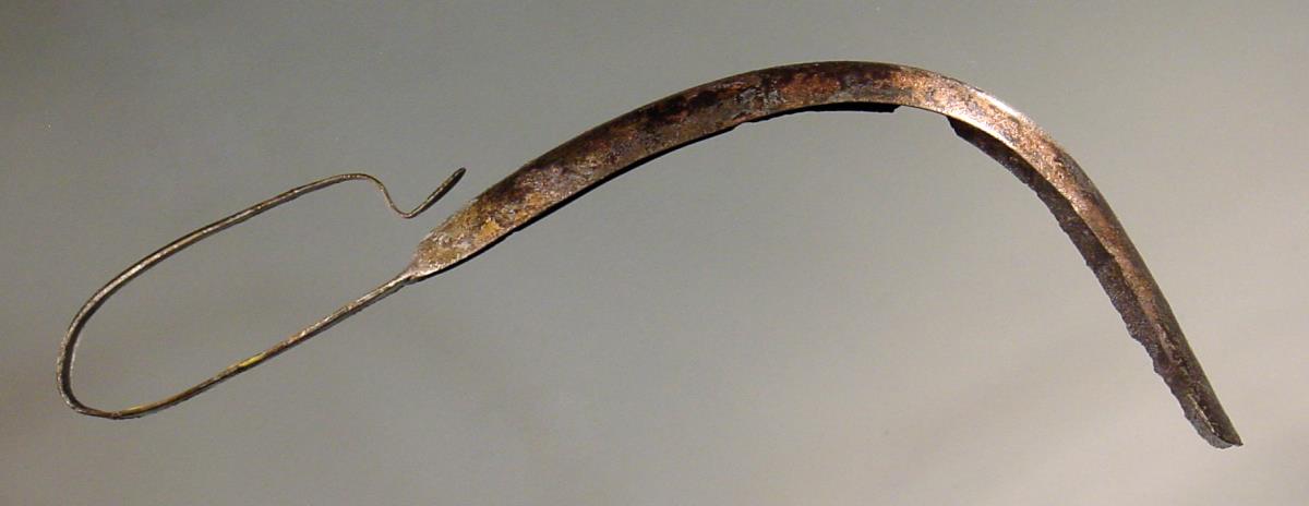 Strigilis mit griechischem Fabrikstempel "GOR"