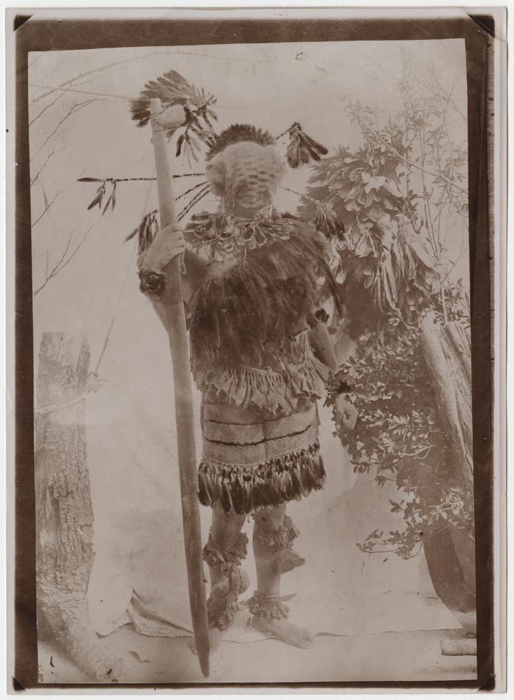 Model mit Objekten der Tumrahá ("Ačinaureta-Maske")