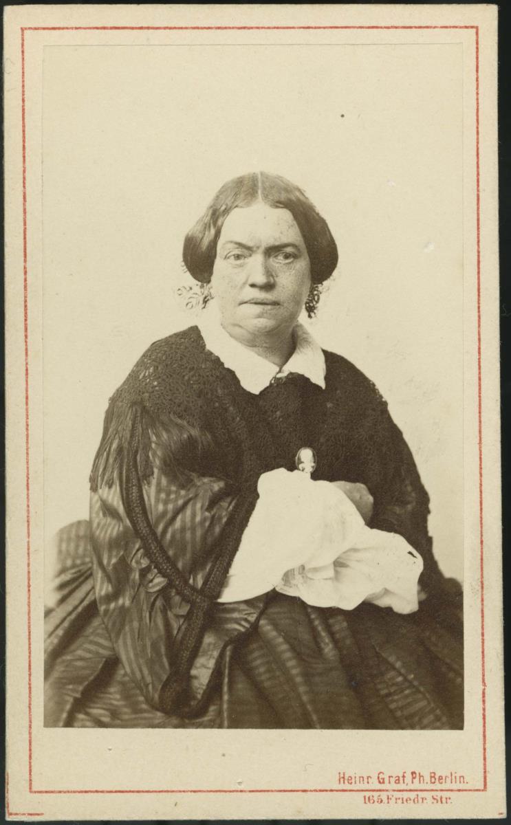Porträt der Charlotte Birch-Pfeiffer