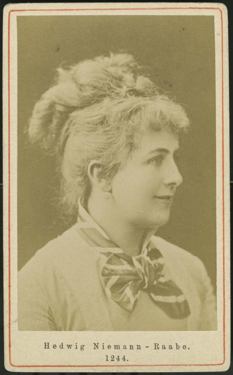 Porträt der Hedwig Niemann-Raabe