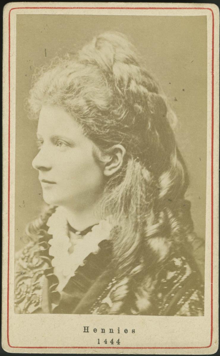 Porträt der Emilie Hennies