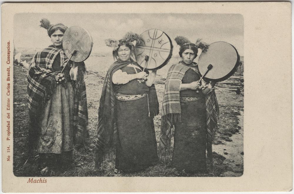 Traditionelle Mapuche-Heilerinnen/ religiöse Anführer (Machis)