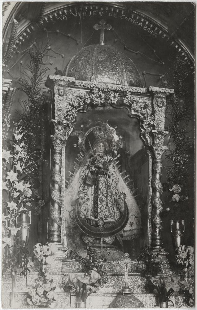 Innenansicht einer Kirche (Altar)
